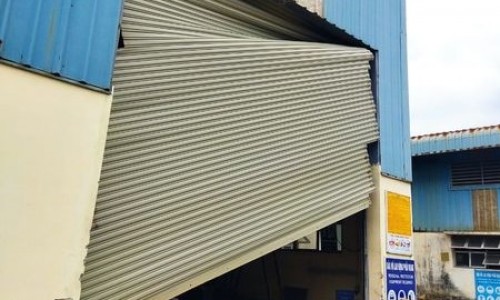 【Sửa cửa cuốn nhanh 24/7 tại quận 12】cửa không chạy, bị kẹt, xổ cuộn, gãy nan