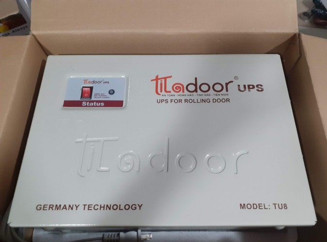 Bình lưu điện cửa cuốn TITADOOR