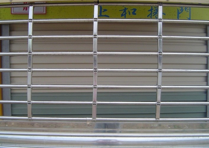 Cửa cuốn song ngang inox